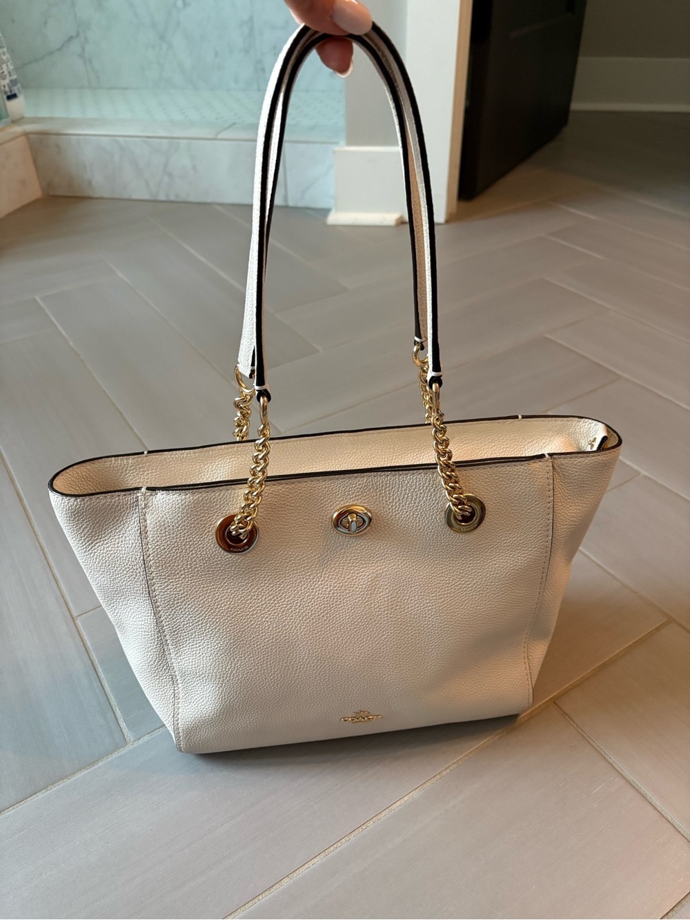 Coach Polished Pebbled Leather Turnlock Chain Tote 27 | Creamy White